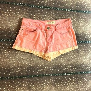 L.E.I Ashley Lowrise Jean shorts, light pink with light orange, XL.